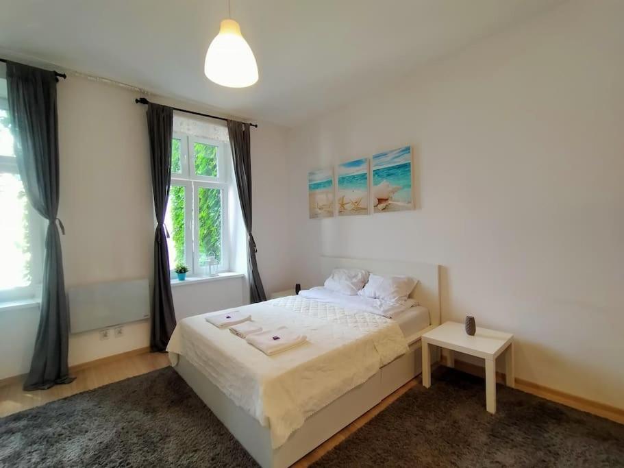 Bright Josefa Apartments For Two Краків Екстер'єр фото